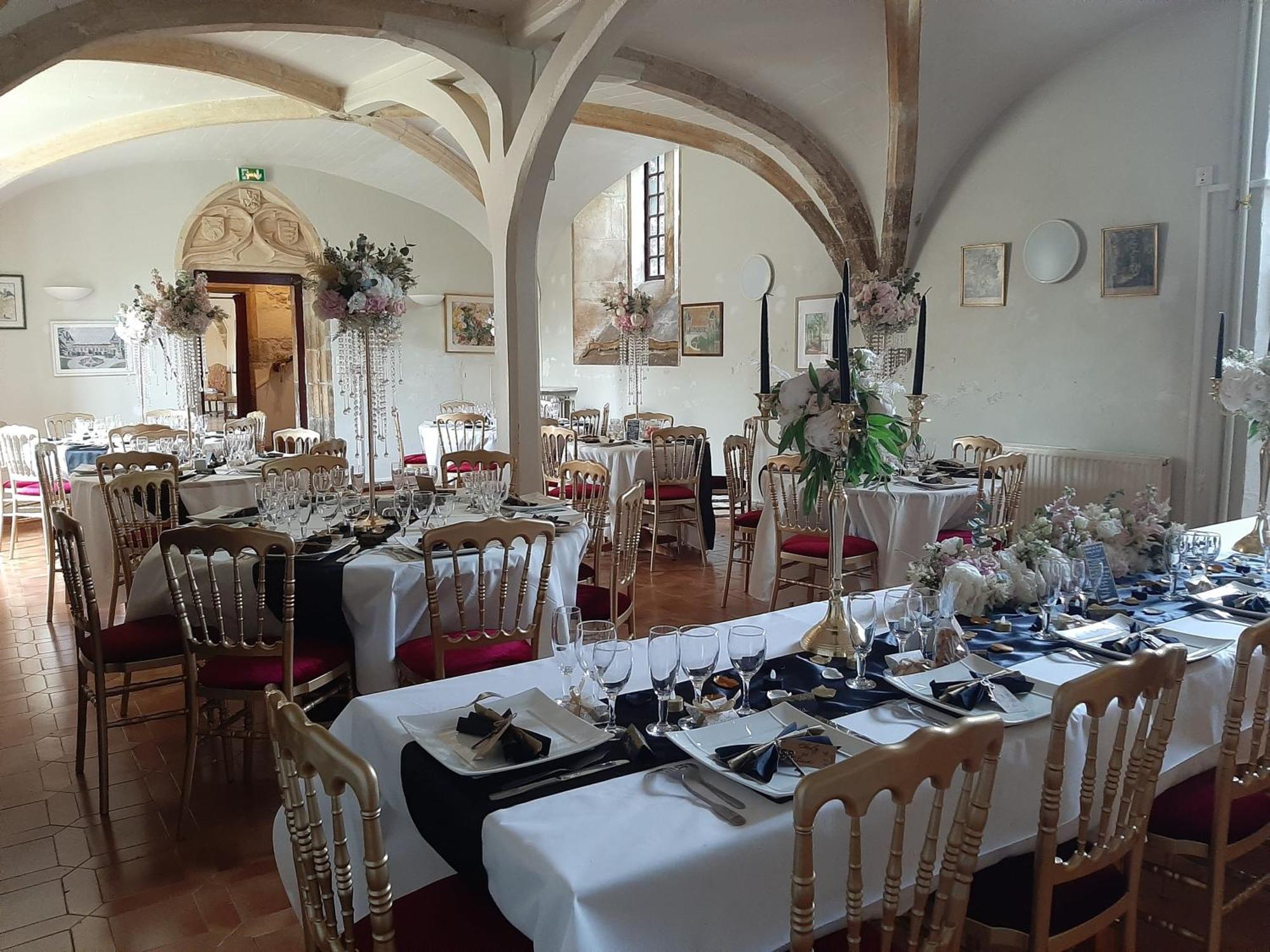Chateau De Mornay Saint-Pierre-de-l'Isle Luaran gambar